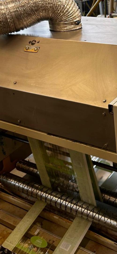 Drying unit with extraction