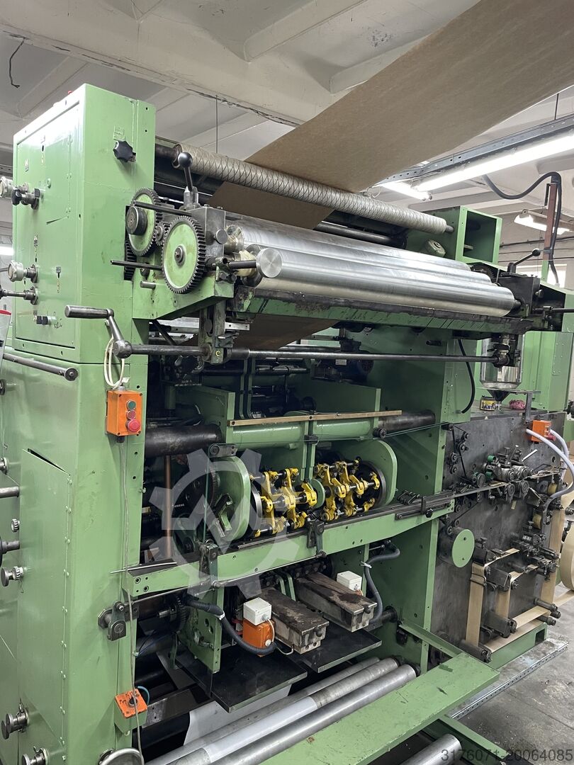 Side view of the line